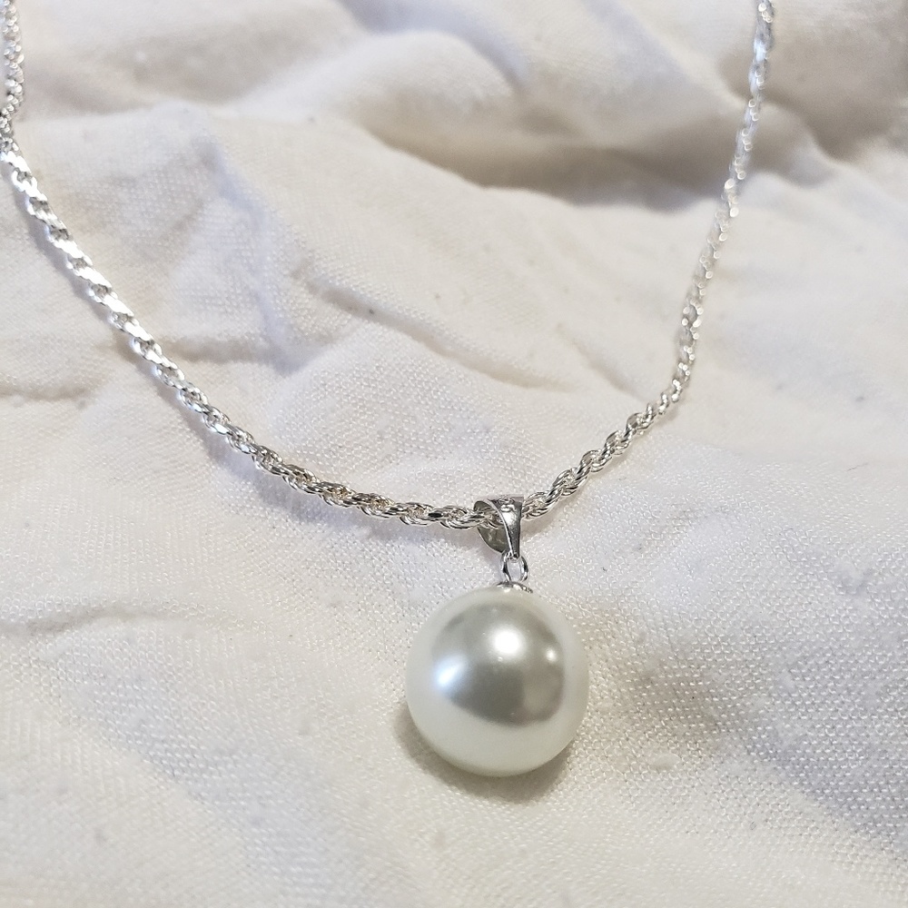 Pearl And Silver Chain - image 5